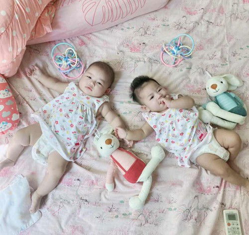 มนุษย์แม่ ลูกแฝด