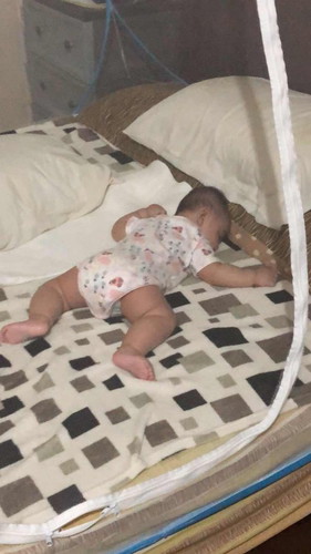 Nakadapa habang natutulog
