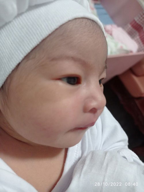 Sharing pictures of my 3 days old baby.