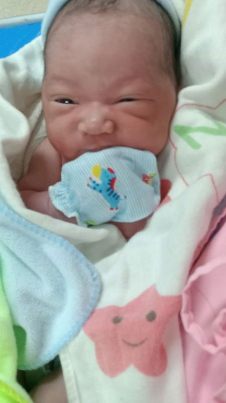 ผมคลอดแล้วครับ40w2d