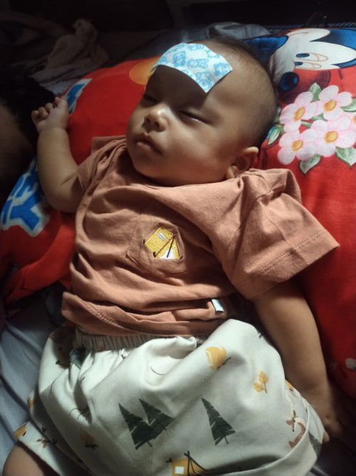 Pengalaman Mengasuh Bayi Rewel Pasca Imunisasi
