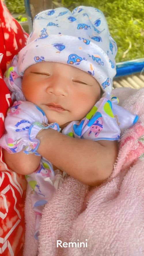 เด็กน้อย 12วัน