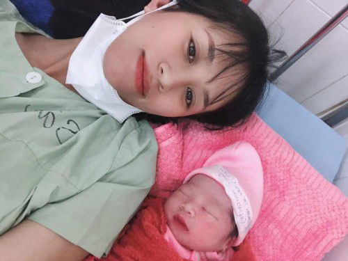 Dành cả thanh xuân làm mẹ bỉm sữa