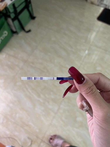 ตรวจเจอ 2 ขีด แต่เช้าวันนี้มีเลือดออกเยอะเหมือนประจำเดือน แบบนี้ท้องมั๊ยคะ