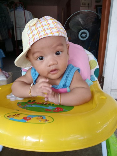 อยากถามแม่บ้านอื่นไห้น้องนั่งรถกันกี่เดือนจ่ะบ้านนี้สามเดือนครึ่งจร้าพอเอาขึ้นนั่งรถวิ่งเลยจร้า☺️☺️