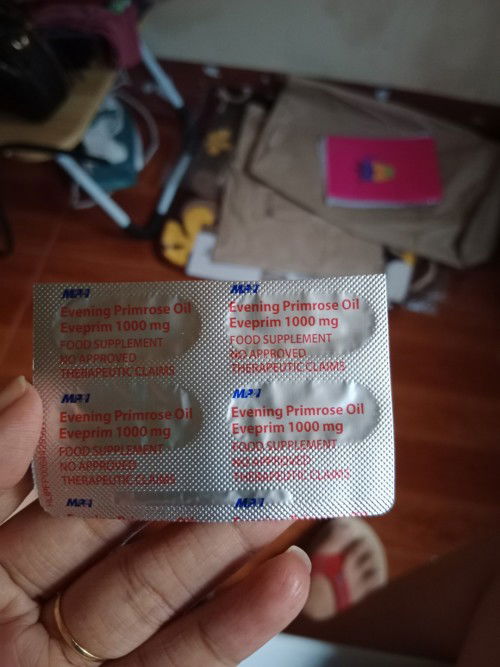 Hello mga mamsh! Pano po kayo mag insert ng Eveprim? Sakin Kasi may kasama Syringe to open.