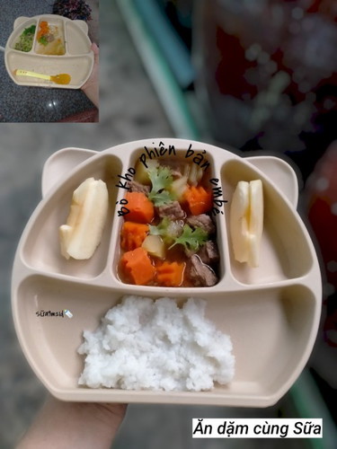 Bé nhà các mom ăn dặm ntn ạ