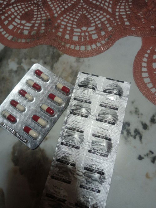 helo po mga mi bumli lg po ako over d counter Ng gn2ng folic acd at bcomplex pwde nmn po Kya 2 sten?