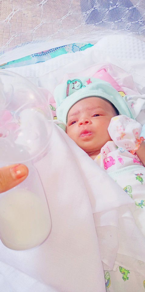 ทารกเเรกเกิด