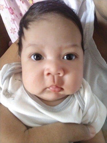 สวัสดีคับ ผมน้องบอสคับ อายุผม อีก3วันก็ 2 เดือนเต็มแล้วคับ  ตอนนี้ผมกำลังชวนแม่คุย ผมกินเก่งมากๆด้วย