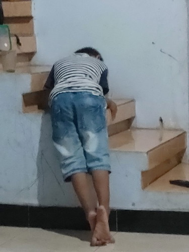 Anak laki2 suka bermain dg kelamin,