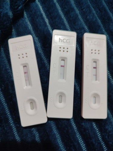 1st timer here. Positive po ba Ito or evaporation line Lang? 1 week delayed po