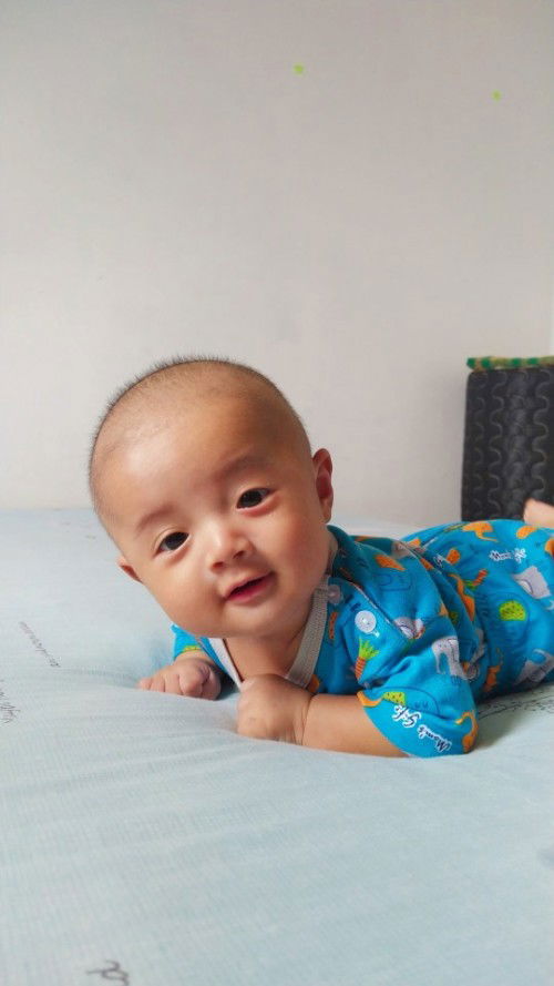 Belum tengkurep diusia 3,5 bulan