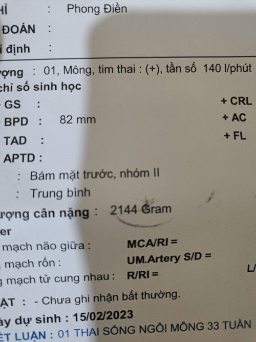 33t5 vẫn chưa quây đầu ạ . Bs nói bé bị ít ối có cách nào để lên nước ối hk ạ , em uống nước rất nh