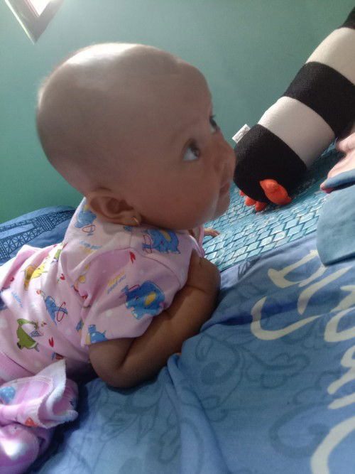 Bayi 4 bulan belum lancar tengkurap