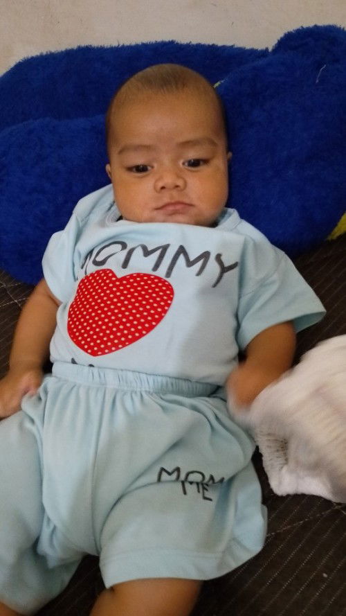 pipi bayi putih putih