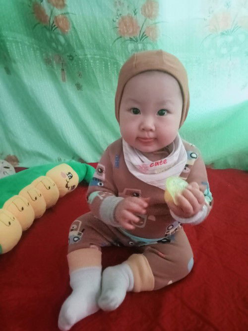 Bé em9m đêm khó ngủ trằn trọc có phải thiếu canxi k ak