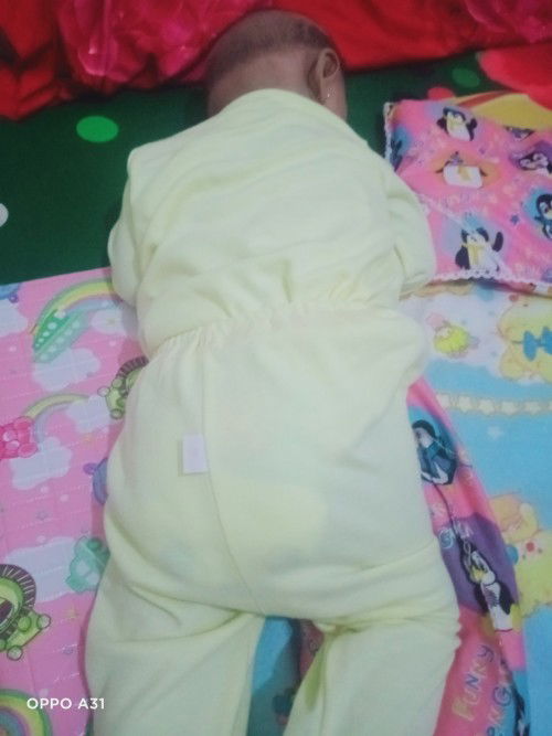 Bayi 4 bulan suka tidur tengkurap