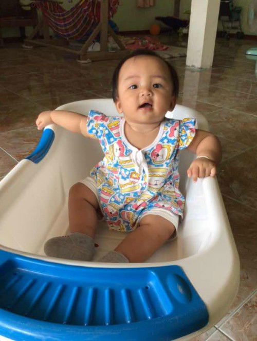 ฟันซี่เเรกของน้องจะงอกช่วงกี่เดือนคะ ตอนนี้6เดือน22วัน ยังไม่มีวี่เเววเลยค่ะ#คุณแม่ๆช่วยแนะนำหน่อยค่ะ