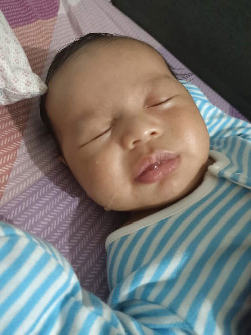 Bayi berliur 
Hi mommies , bayi saya keluar liur ketika tidur. Adakah normal atau perlu rujuk doc
