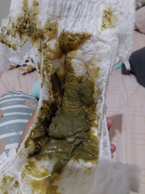 PUP BAYI SUDAH MULAI MPASI