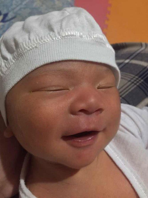 My 4hrs labor & 3 mins push! 💙👶🏻