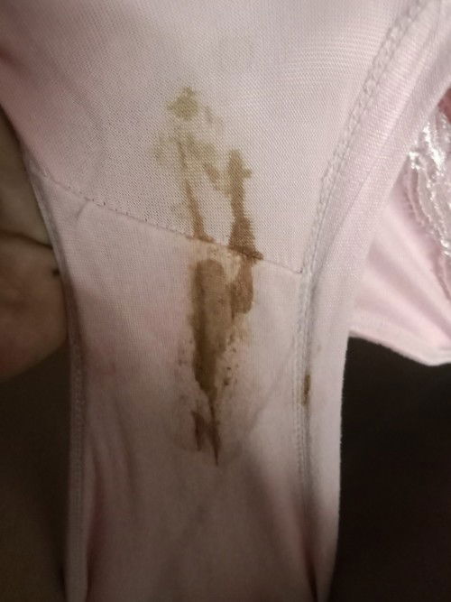 มีมูกเลือดไหลออกมาจากช่องคลอด