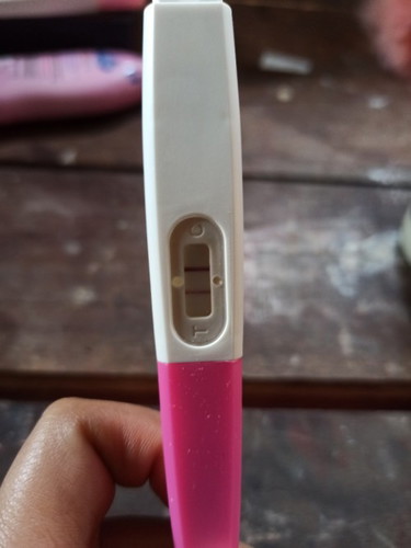 ตาวจแล้วขึ้น2ขีดแต่ไปซาวด์หมอบอกว่าไม่เจอตัวอ่อนและคิดว่าเราท้องนอกมดลูกค่ะท้อง4วิค4วันค่ะ