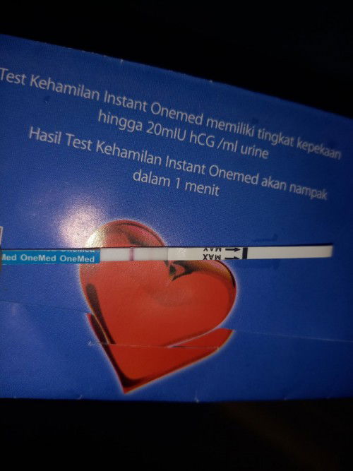 Telat haid 15 hari di tespek garis test ny gk tebal