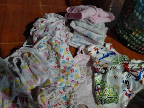 ส่งต่อเสื้อผ้าเด็กผู้หญิง