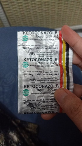 Bun aman ga y bumil minum obat anti jamur itu krna keputihan berjamur, liat digoogle tergolong C🥺🥺