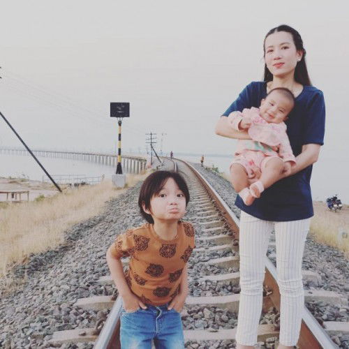 ลูกคนโตก็ต้องการความรักจากแม่ ลูกคนเล็กก็ห่างแม่ไม่ได้