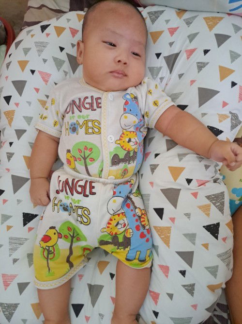 Bayi 2 bulan batuk2 sampe muntah :(