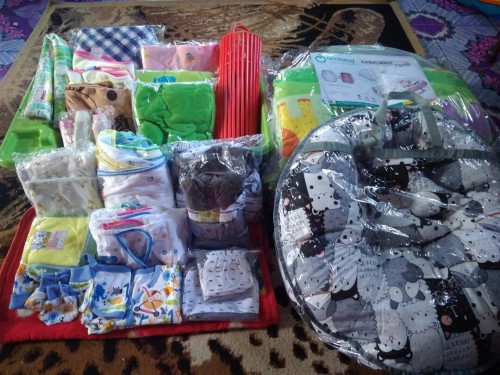 Pelan" nyicil dr hamil 4 bln ,masuk 9 bln ,perlengkapan bayi msh ad yg kurang 🙂 ,ada yg samakh bun
