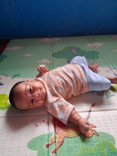 Bunda2 mau tanya apakah bentuk kepala anaku ini peyang? Serius nanya,bantu sharing ya bunda2 😭🙏