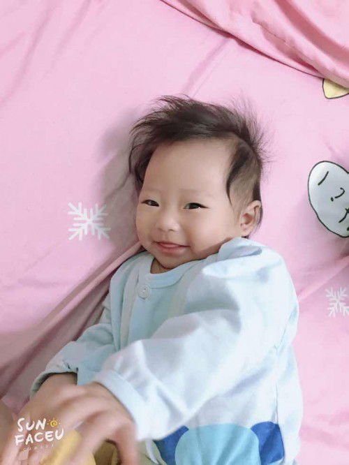 Bé 4 tháng 17 ngày