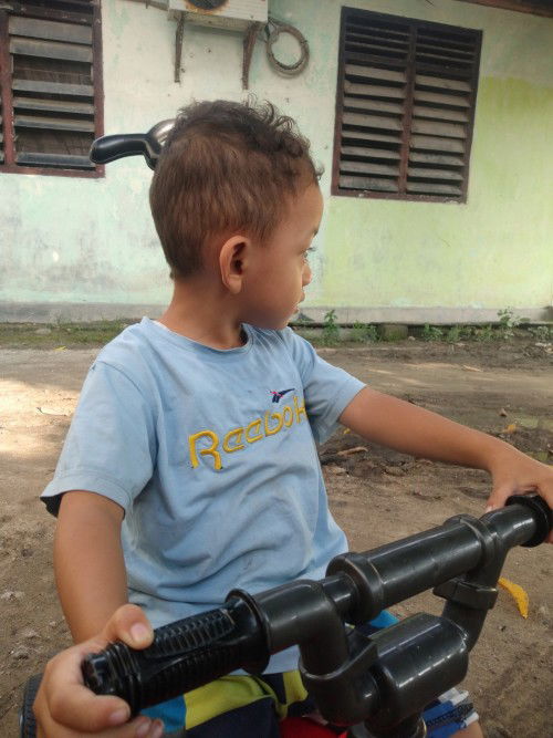 Anak umur 3 tahun terlambat bicara