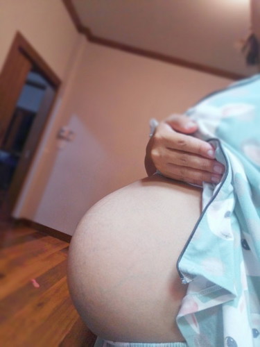 ตอนนี้37+4วัน คุณหมอบอกหนูตัวใหญ่แล้ว นน.คร่าวๆ3100
ท้อง3
อยากเห็นหน้าลูกสาวแล้ว
แม่ๆเป็นยังไงกัน