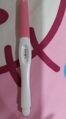 Ini positif hamil tidak bun ? Samar soalnya dan udh terlambat haid semingguan.