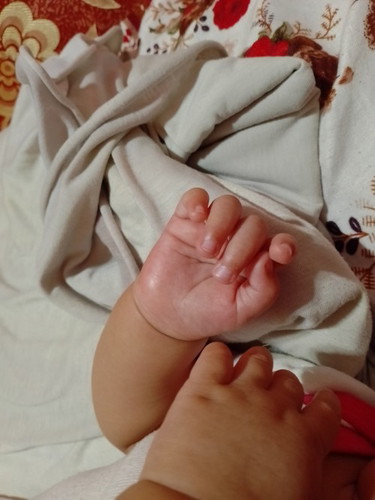 Mapula Kamay Ni Baby 6months Old