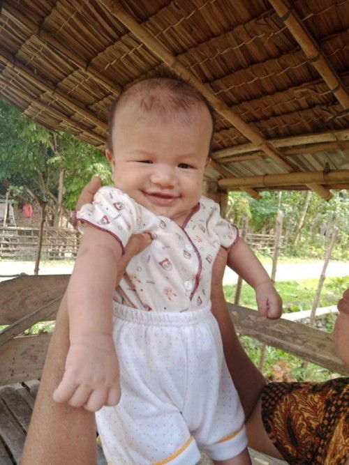 Berat bayi 5,2 kg di usia 2,5 bulan