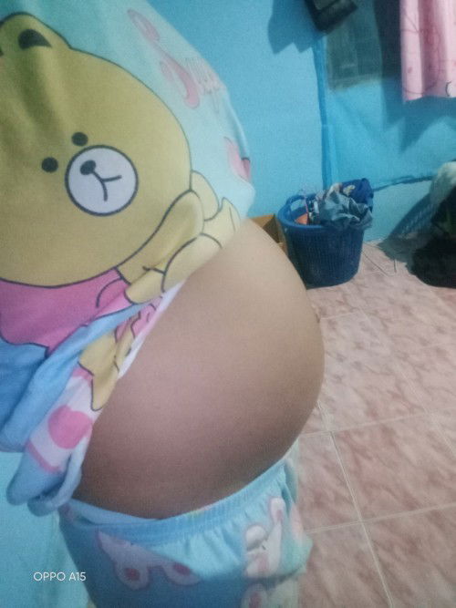 แม่ๆบ้านไหนรุ้บ้างว่าแบบนี้เรียกว่าท้องกลมรึท้องแหลมค่ะ