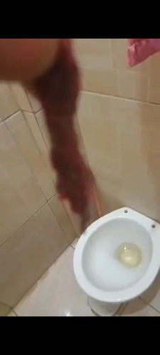 hello po pwede puba malaman kung normal lang na May lumabas na buong dugo at malakas din po regla ko