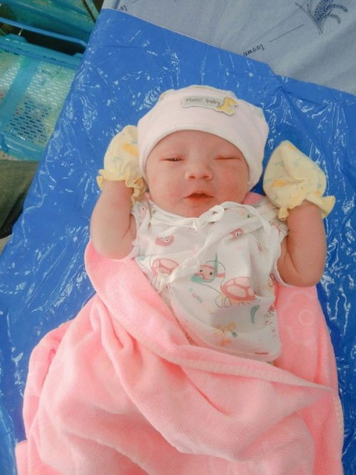 คลอดแล้วจร้า 39+4 week ลูกสาวคนเล็ก