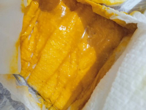 normal lang po ba eto?Pure bf po si baby dati po kc yellow tas mejo dry ngayon basa na yellowish