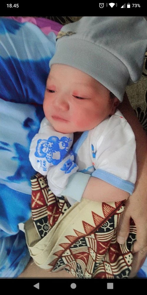 Lahir di 40w6d hpl 26feb