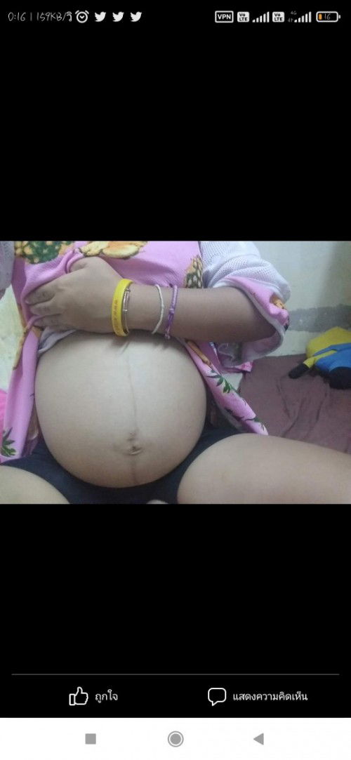 ระหว่างท้องแรกกับท้องสอง แม่ๆว่ารูปไหนท้องใหญ่ค่ะ