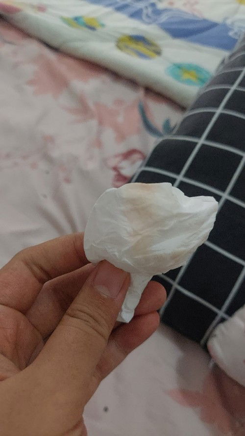 Cairan kemerahan menjelang HPL