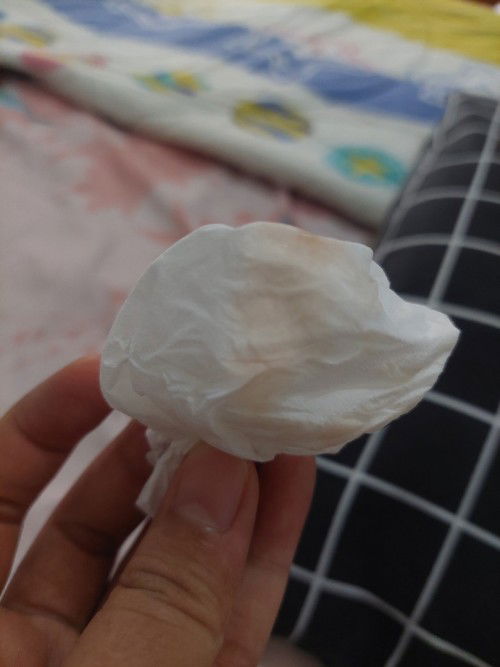 Cairan kemerahan menjelang HPL