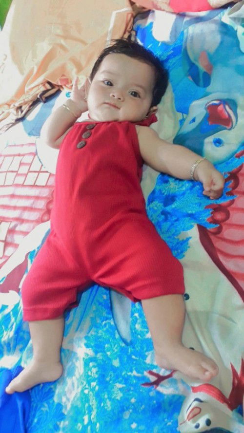 Bb bayi 6,5 usia 5 bulan tapi ga keliatan gendut